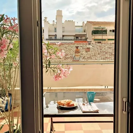 דירה Studio With Large Terrace Sea View 4th Floor *