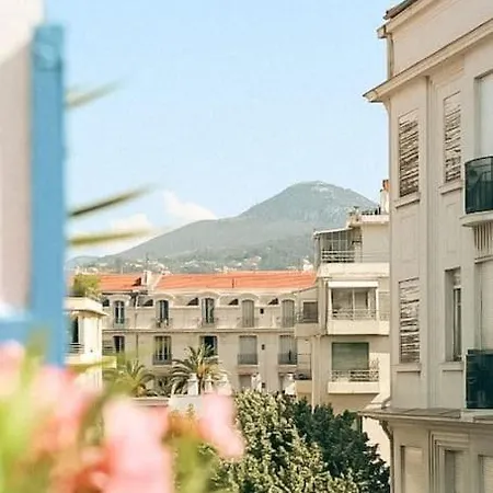Studio With Large Terrace Sea View 4th Floor דירה *