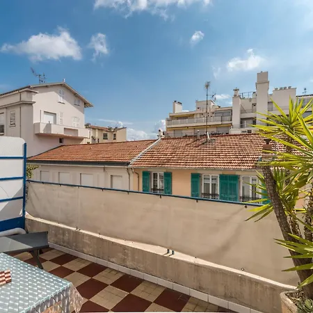 아파트 With Large Terrace Sea View 4th Floor